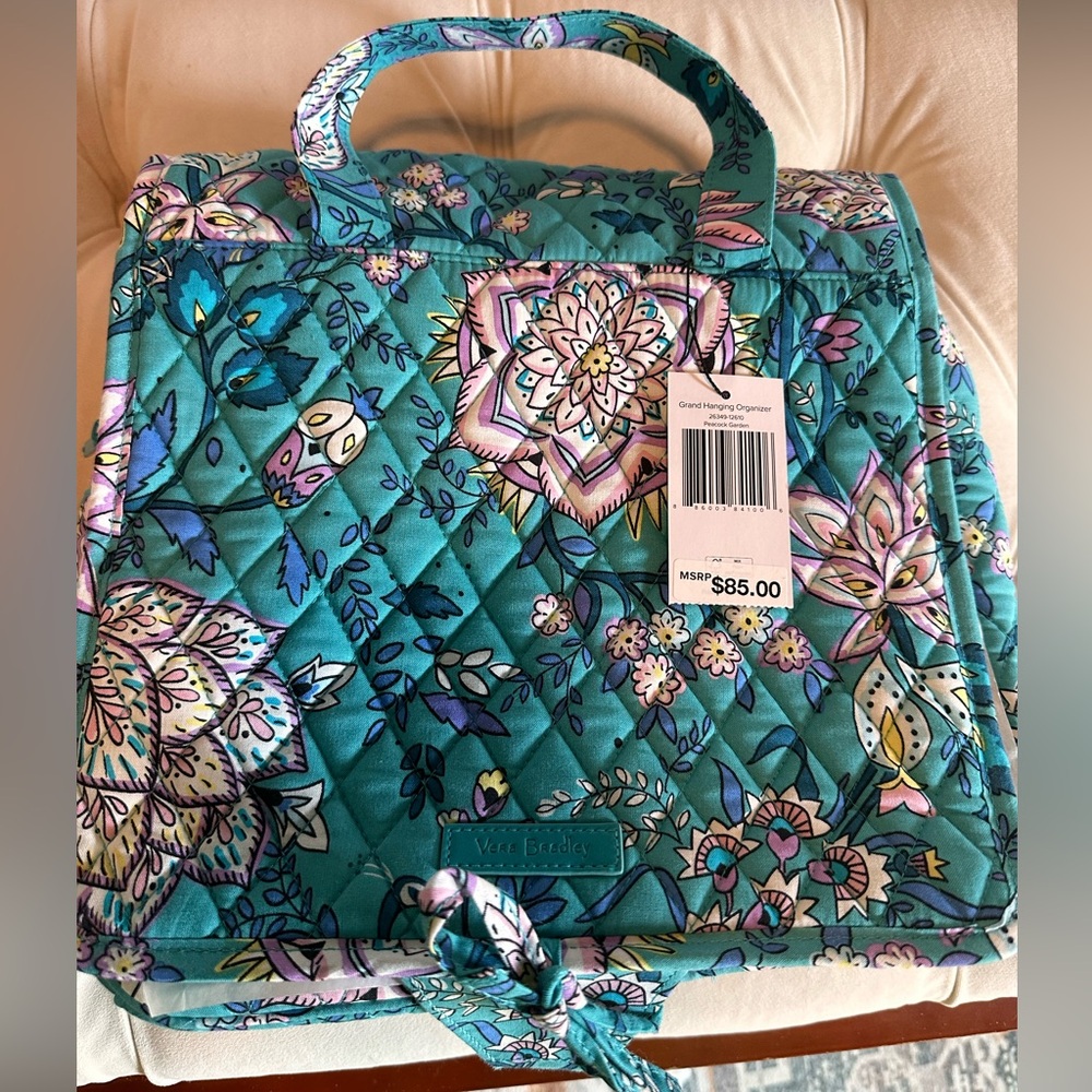 NWT Vera Bradley Grand Hanging Organizer - Peacock Garden Print